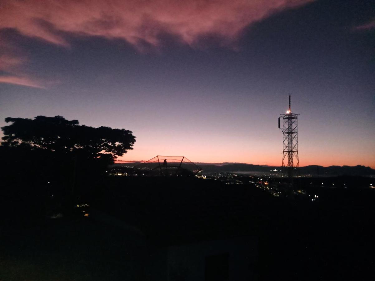 Suite Vista Panoramica Betim Luaran gambar